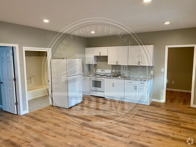Building Photo - 228 Weir St Unit 1R Rental