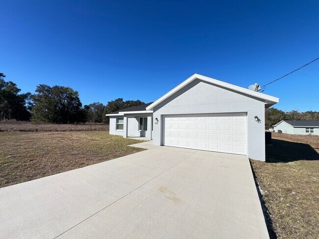 Photo - GORGEOUS 3 Bedroom, 2 Bathroom Home in Ocklawaha!! Ready to Move In.