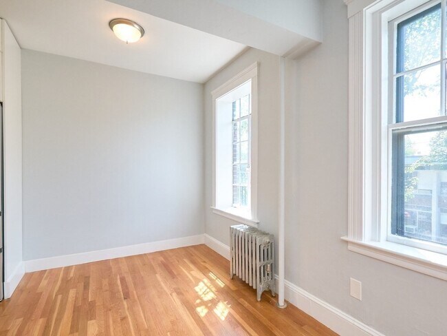 Photo - 42 Linnaean St Unit 6