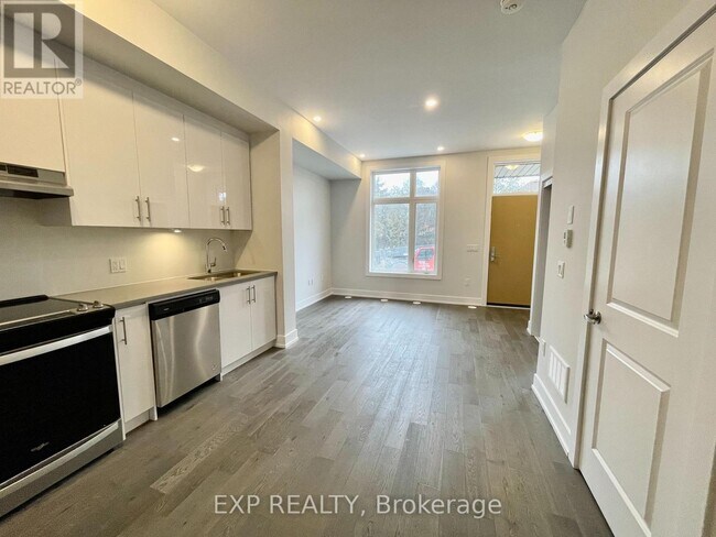 Photo - 9580 Islington Ave.