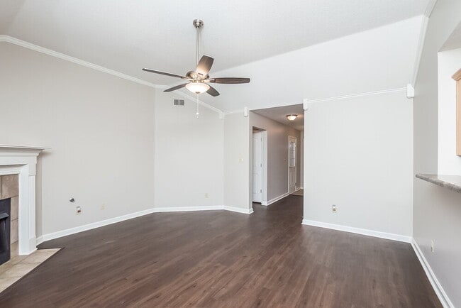 Photo - 6284 Manchester Cove