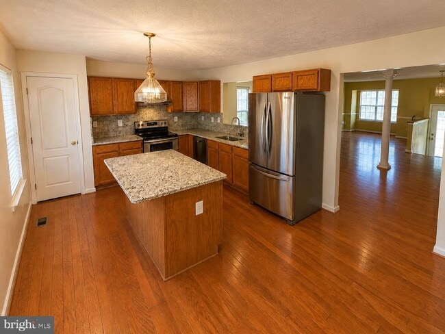 16417 Eves Ct
