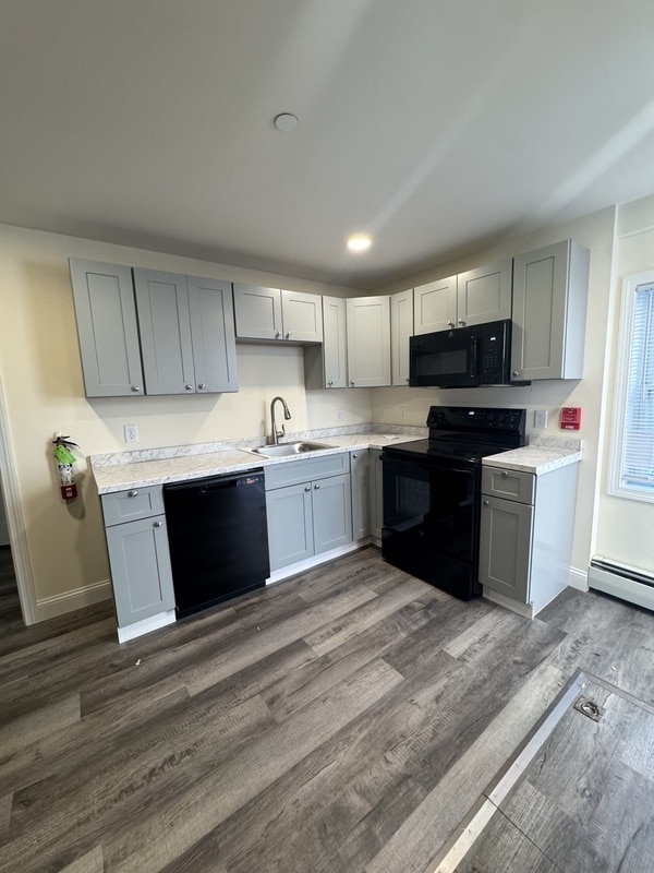 252 College St Unit 1