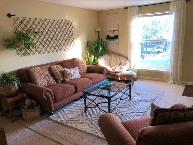 Photo - Athens Highlands Apts.