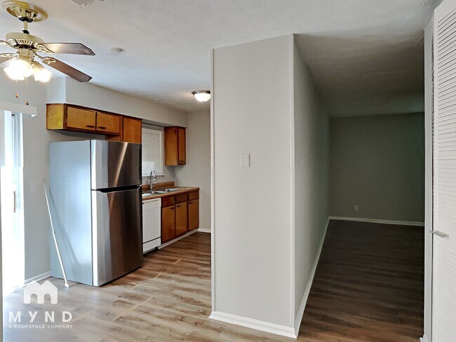 Photo - 199 Woodcrest Way