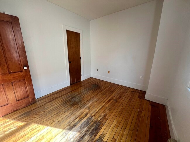 14 Main St Unit 2