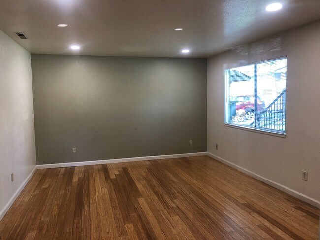 Photo - La Vista Apartments