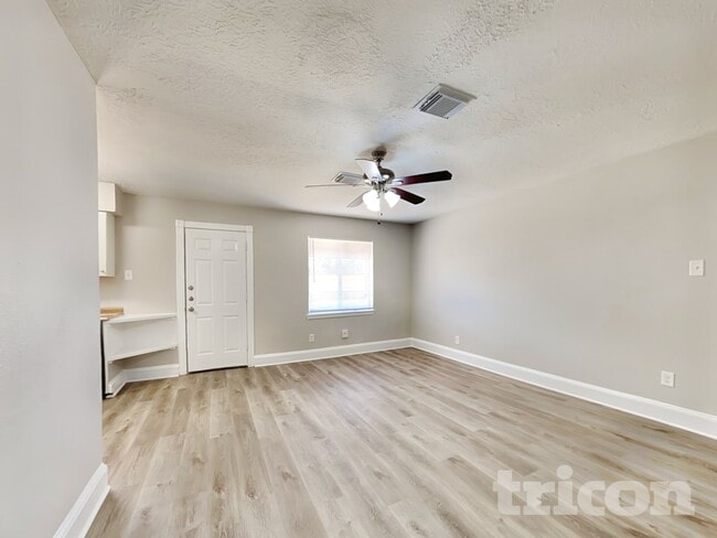 Photo - 4427 Oakside Dr