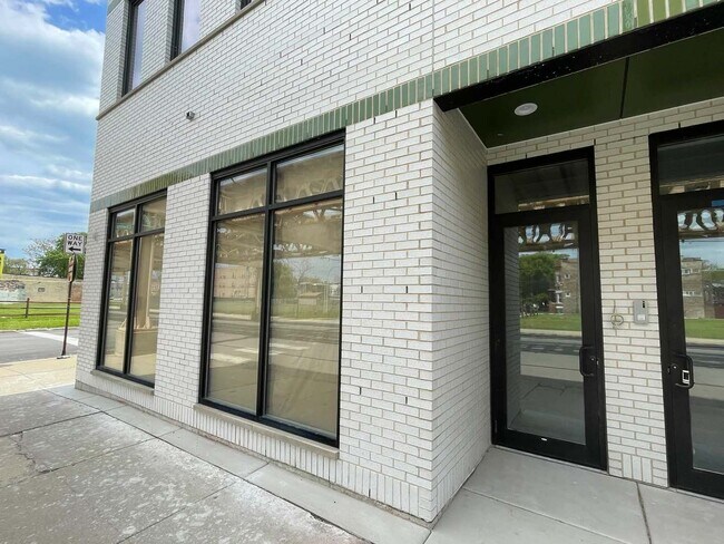 Photo - 6302 S Champlain Ave