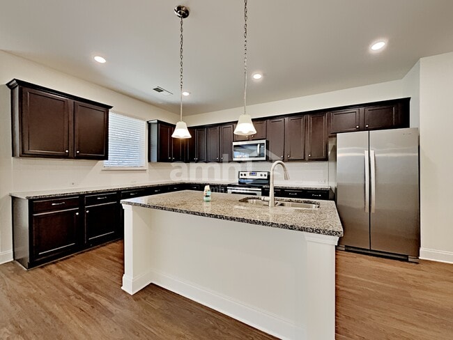 Photo - 144 Lindridge Dr