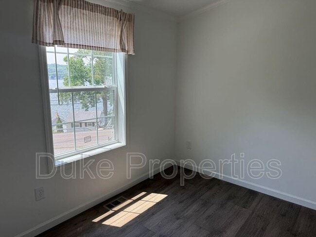 Photo - 5129 E Lake Rd