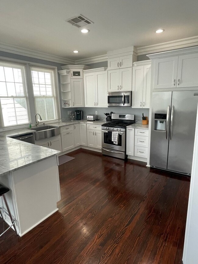 Building Photo - Gorgeous 3BD/1BA in MidCity Unit 3101 Palmyra Street