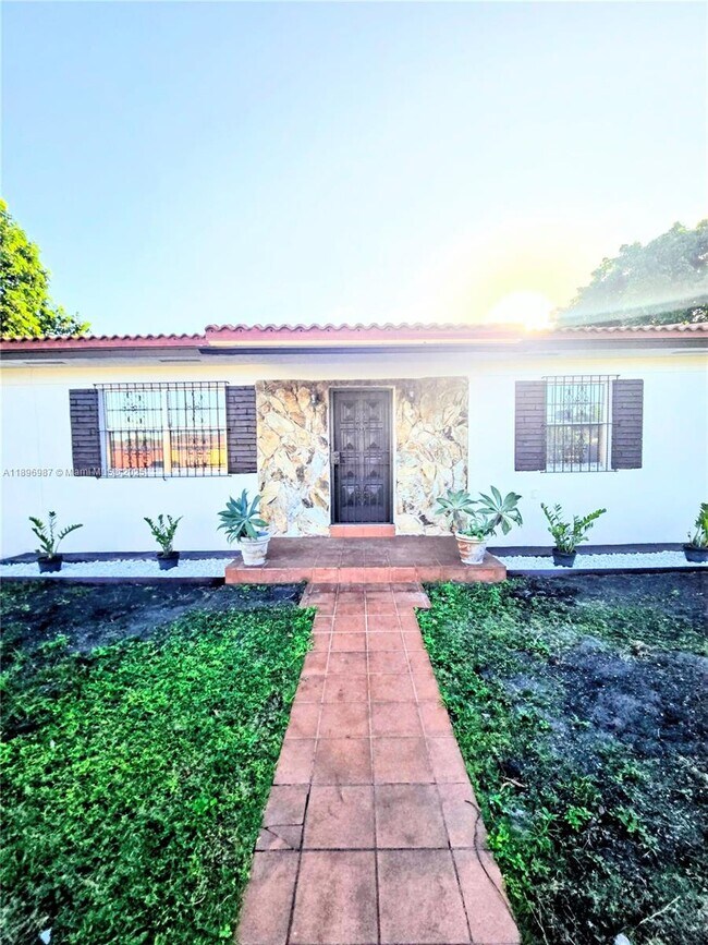 Building Photo - 5451 SW 5th Ter