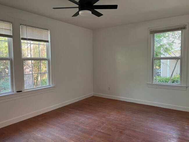 Photo - RENT REDUCED! & $1000 OFF 1st Mo. Rent - 3...