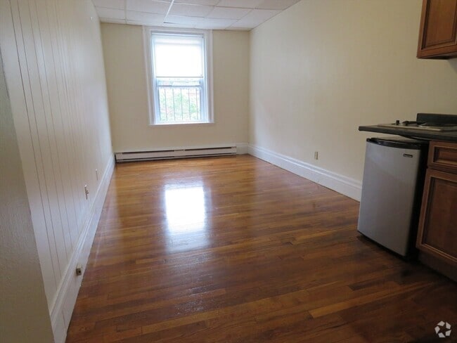 Building Photo - 505 Beacon St Unit 15 Rental