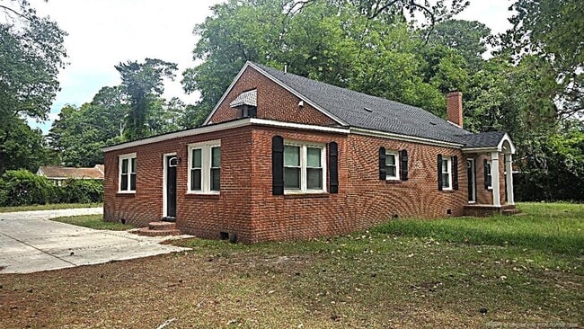 Building Photo - 506 Roxie Ave