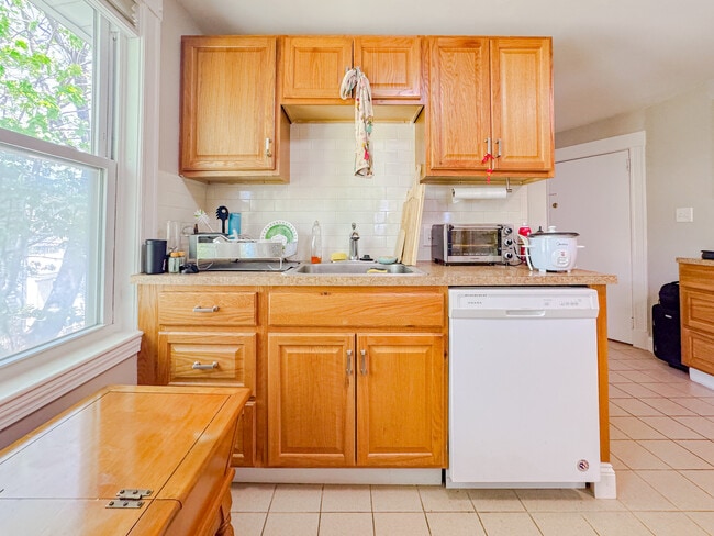 Photo - 21 Town Hill St Unit 2