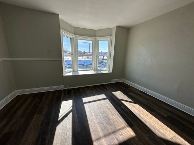 Building Photo - Large 2 bedroom House for Rent