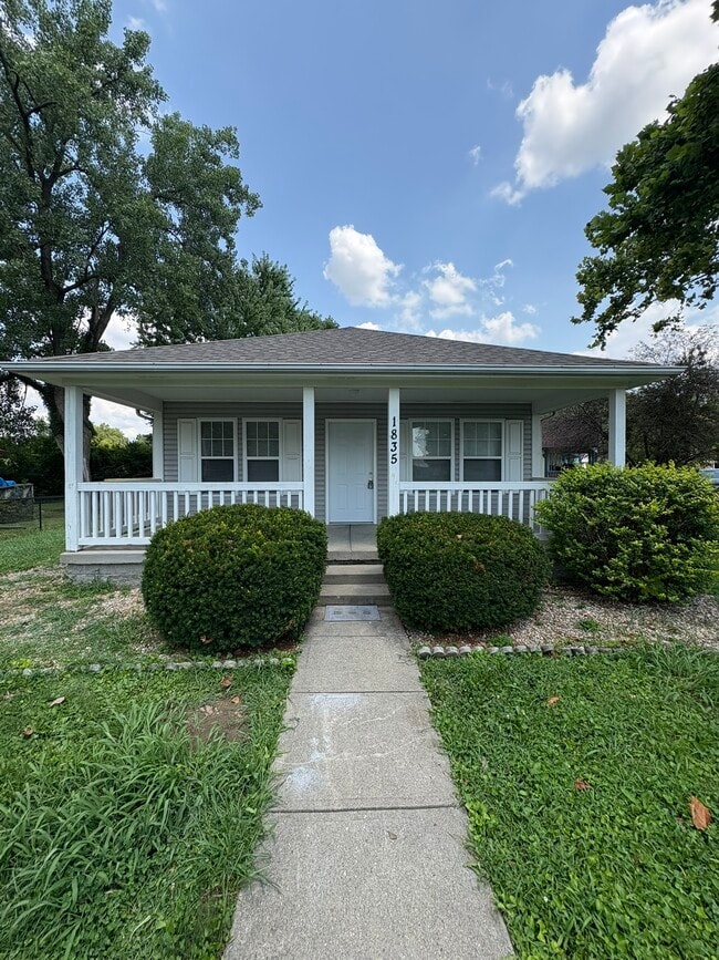 Building Photo - 1835 Carpenter Cir Rental