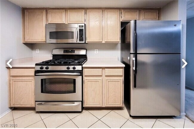 Building Photo - 8070 W Russell Rd Unit 2094 Rental