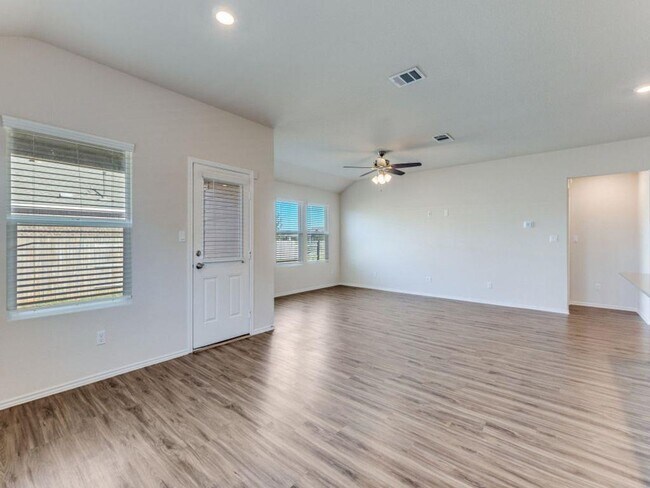 Photo - 114 Isaac Millsaps Trl