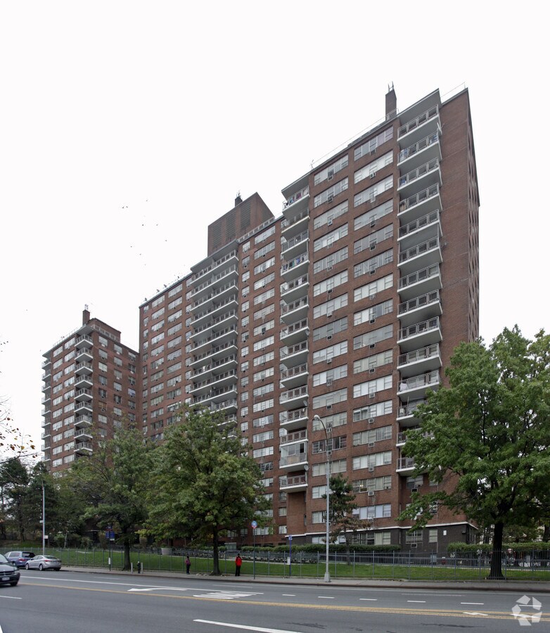 Photo - Bronx Park East Apartments