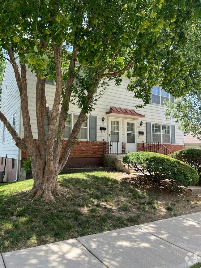 Building Photo - 4547 Mercier St Rental