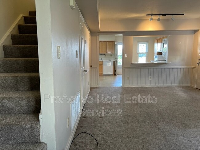 Photo - 3015 Luxembourg St
