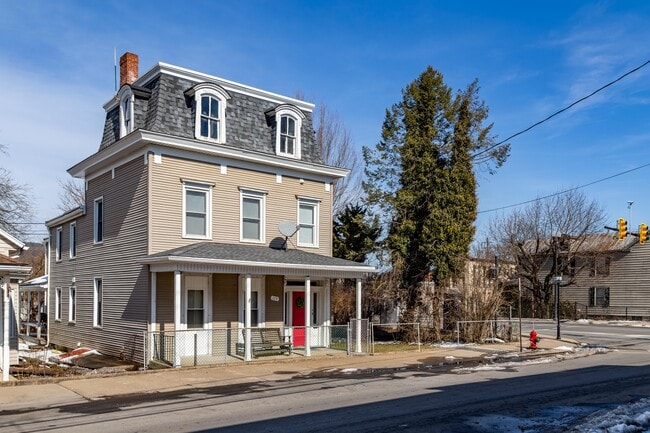 Photo - 113 W Mahoning St Unit 101