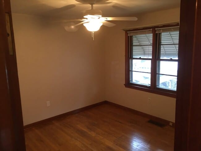 Photo - 1341 W 25th St