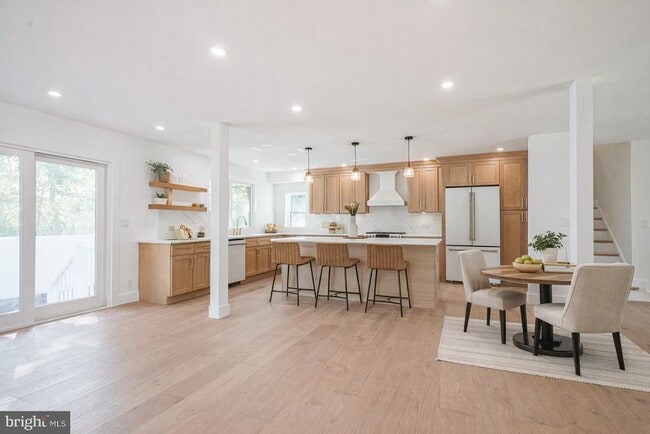 Building Photo - 316 Farmdale Rd