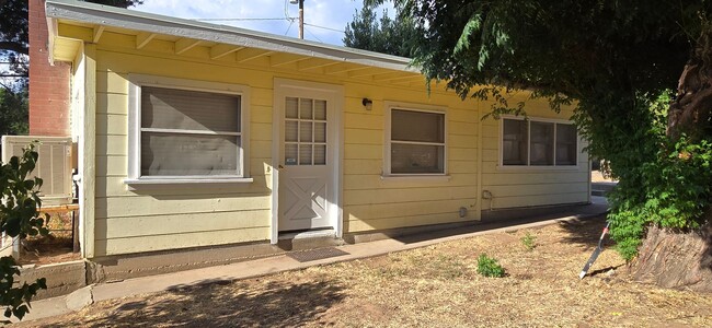 Quaint Yucaipa Home on Large Lot - Quaint Yucaipa Home on Large Lot