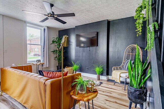 63 E Russell St Unit SI ID1265613P