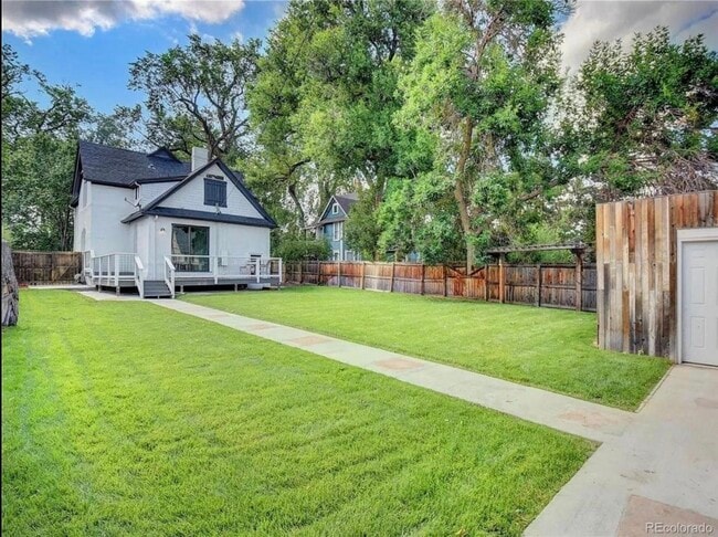 Photo - 2126 Grove St