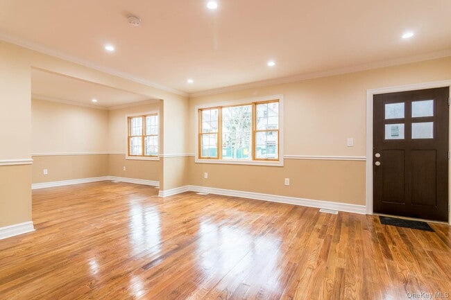 84-31 Beverly Rd