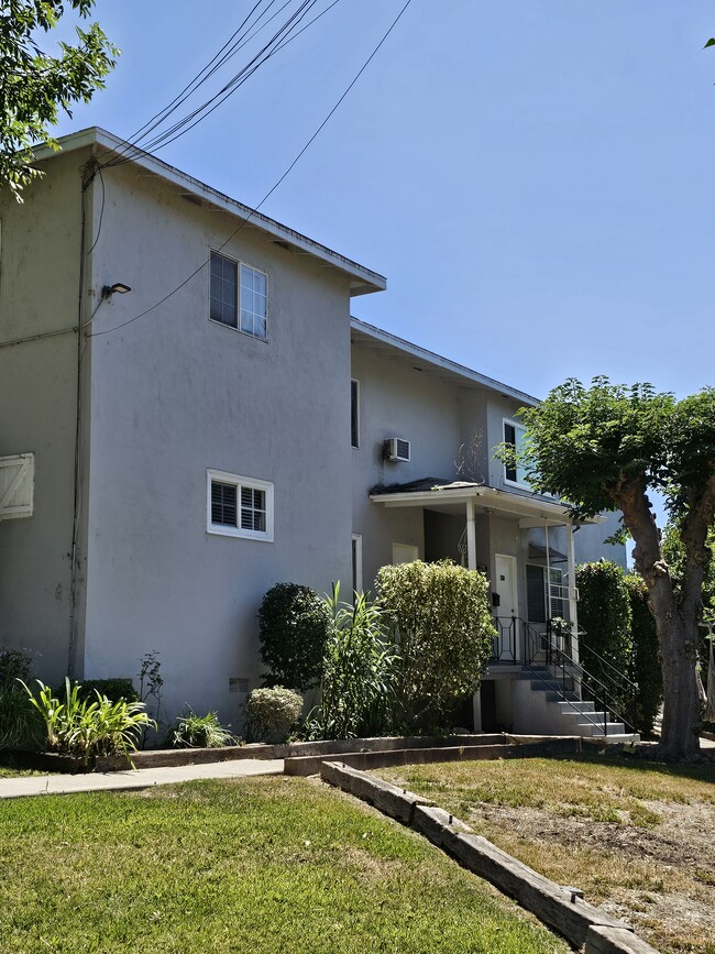 Building Photo - 2616 crestmoore pl Unit 2616 A