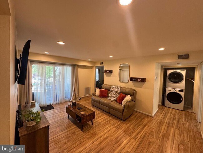 Photo - 20220 Shipley Terrace Unit 8- C- 10