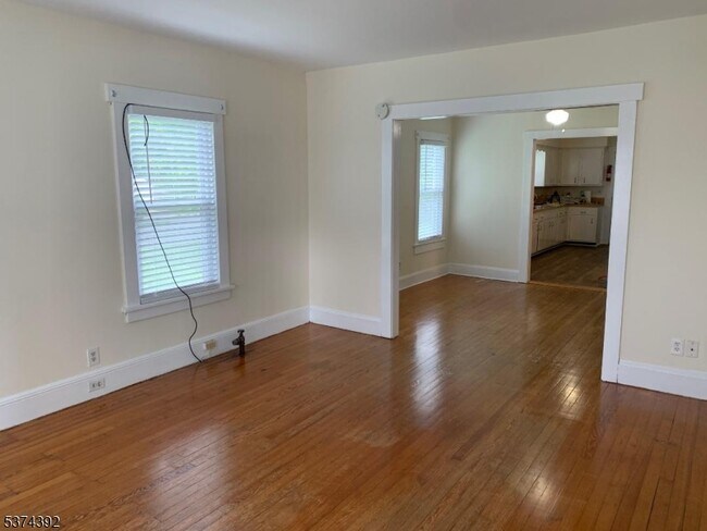 Photo - 33 Lincoln Pl