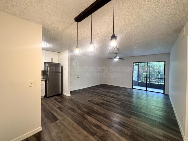 Photo - 2452 Oak Park Way