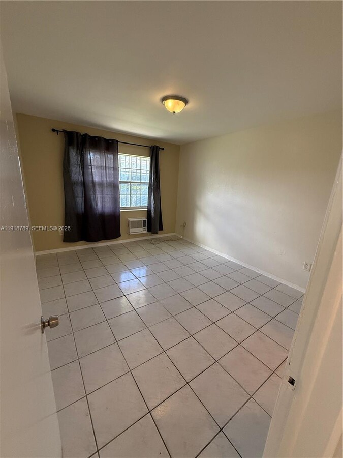 Photo - 48 NW 77th St Unidad 4