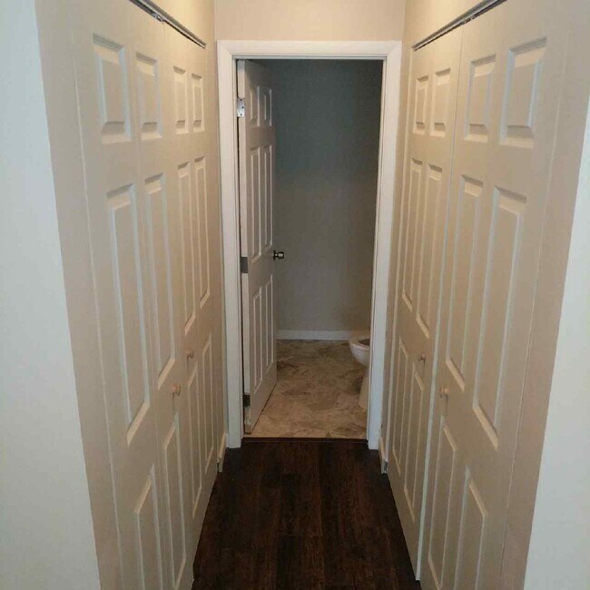 Photo - 8312 Zane Ave N Unidad 8312-208