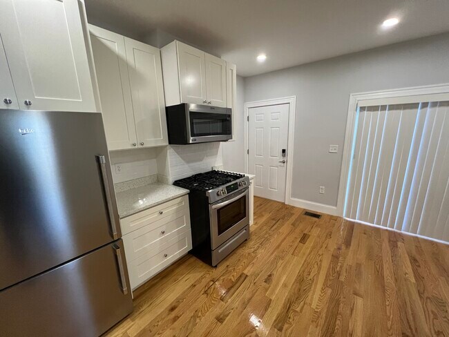 148 Oxford St Unit 374-2