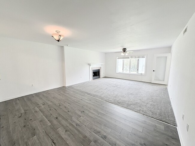 Photo - 103 Northlake Dr