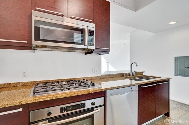 Photo - 425 1st St