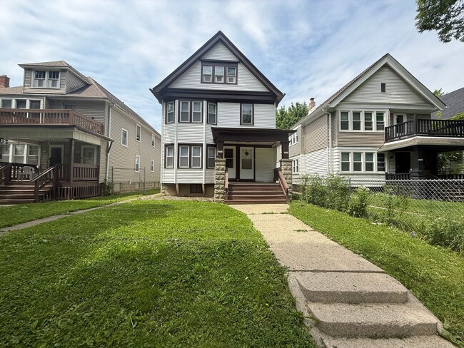 2757-2759 N 36th St - 2757-2759 N 36th St Apartment Unit 2759 N 36th St
