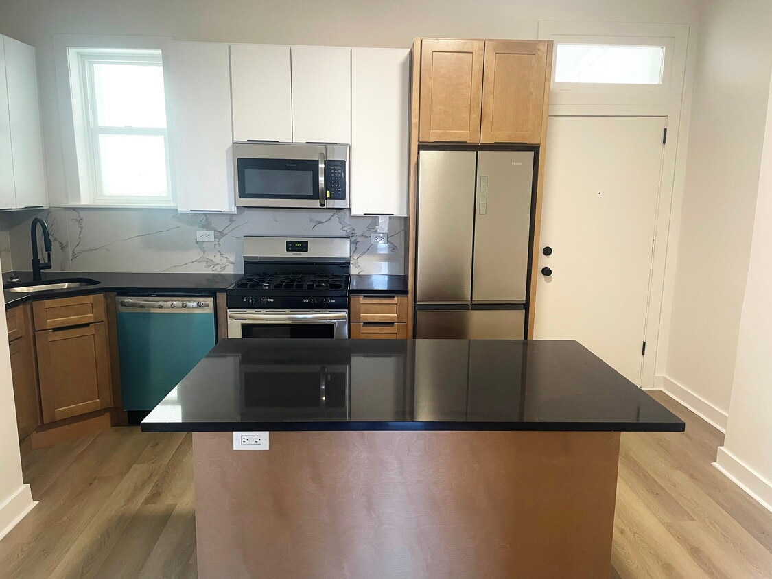 Photo - 1454 N Kedzie Ave (Chicago, IL)