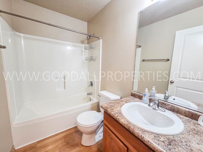 Photo - Beautiful 2 Bed, 2 Bath Townhome with 2-Car Garage in Ankeny!