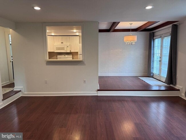 Photo - 112 Yardley Commons