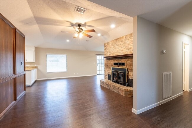 Photo - 328 Lake View Dr