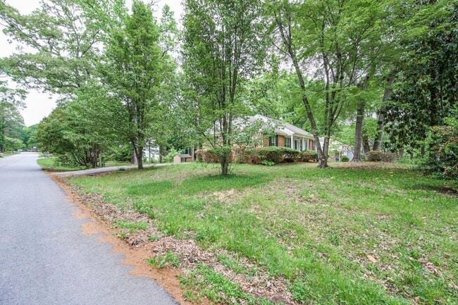 Photo - Charming 3BR Home with Hardwood Floors, Fireplace & Bright Living Spaces in Midlothian